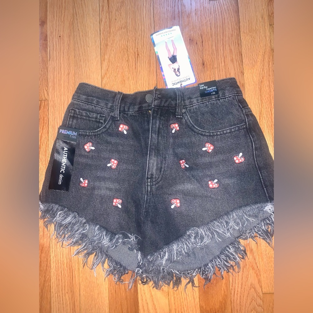 Size 1 *never worn* High rise denim jean shorts